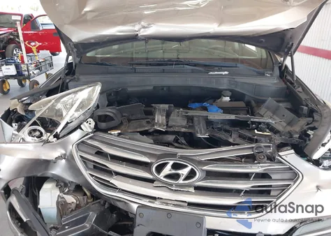 2018 Hyundai Santa Fe Sport 2.4L z USA, uszkodzony, nr VIN 5NMZT3LB0JH053313